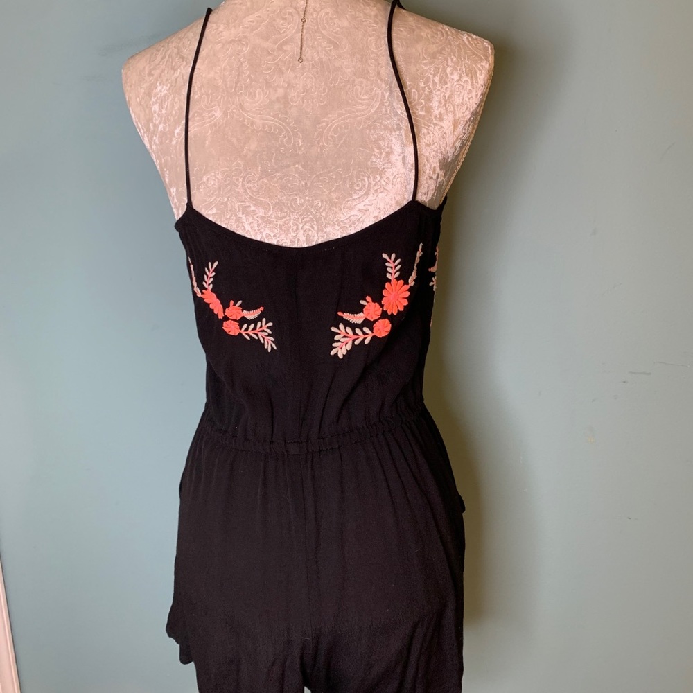 Embroided romper - Picture 2 of 7